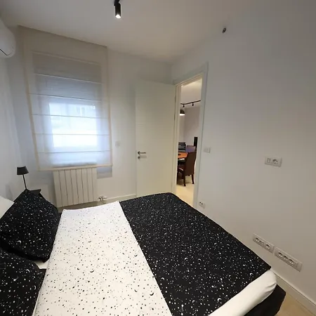 Modern In The Heart Of Apartman